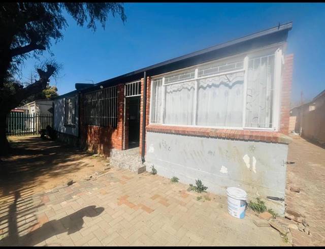 6 BEDROOM HOUSE FOR SALE IN BENONI CENTRAL